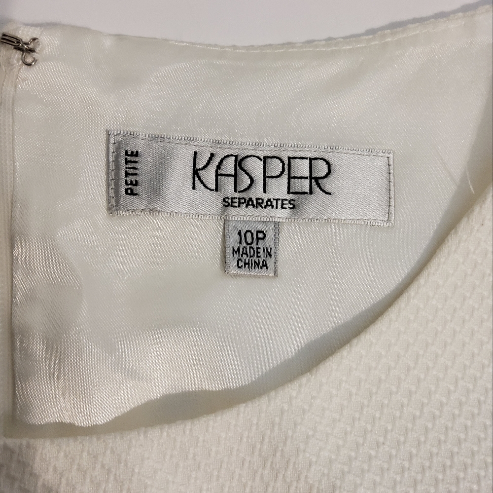NWOT! Kasper White Sleeveless Sheath Dress Round Neckline Size 10P - Picture 6 of 8